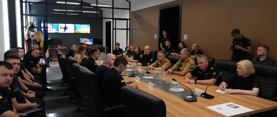 Polska delegacja podczas spotkania w Państwowym Uniwersetecie Bezpieczeństwa Życia we Lwowie / fot. arch. KG PSP