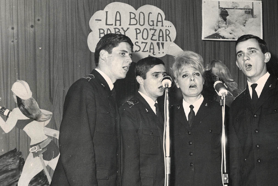 Śpiewanie było pasją pani profesor. Kabaret SOPelek (1967, Dzień Podchorążego) / fot. archiwum prywatne M. Pofit-Szczepańskiej