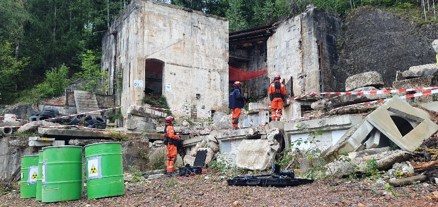 Ratownicy z różnych grup działają w kopalni odkrywkowej fot. Aleksander Mirowski