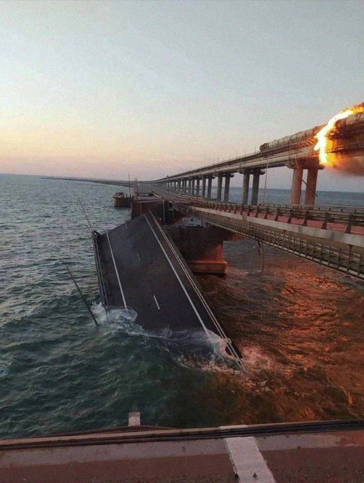 Eksplozja na moście Krymskim, 8 października 2022 r. fot. kadr z filmu zamieszczonego na koncie portalu Twitter ukraińskiego doradcy szefa Kancelarii Prezydenta Ukrainy Mychajło Podolaka