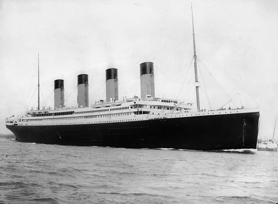 RMS Titanic wypływa z Southampton 10 kwietnia 1912 r. fot. Francis Godolphin Osbourne Stuart (1843-1923), Wikipedia (PD-US)