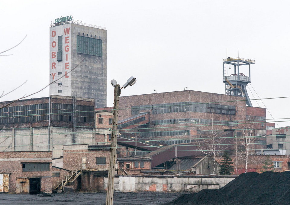 Widok na szyby Kopalni Węgla Kamiennego „Sośnica”, 2015 r.  fot. Klaumich49 / Wikipedia (CC BY-SA 4.0)