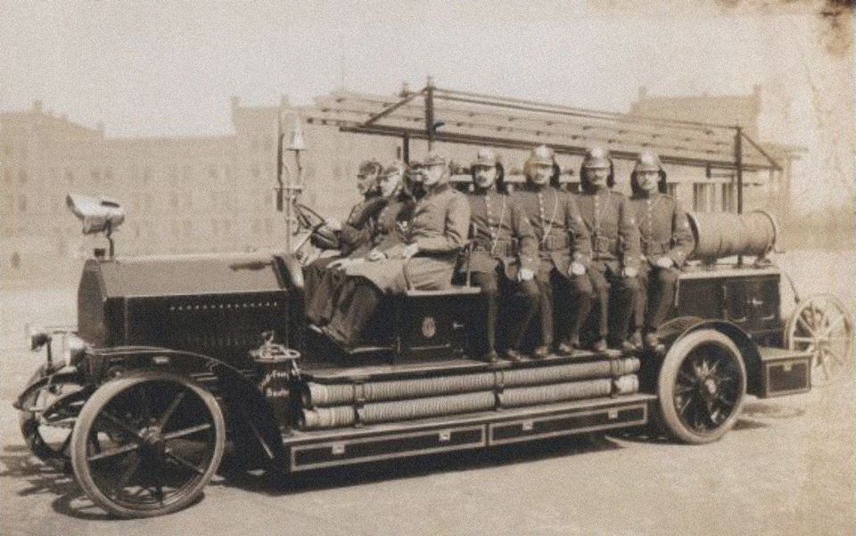 Pożarniczy Daimler zakupiony przez bytomską straż pożarną w 1913 r. Zbiory CMP w Mysłowicach