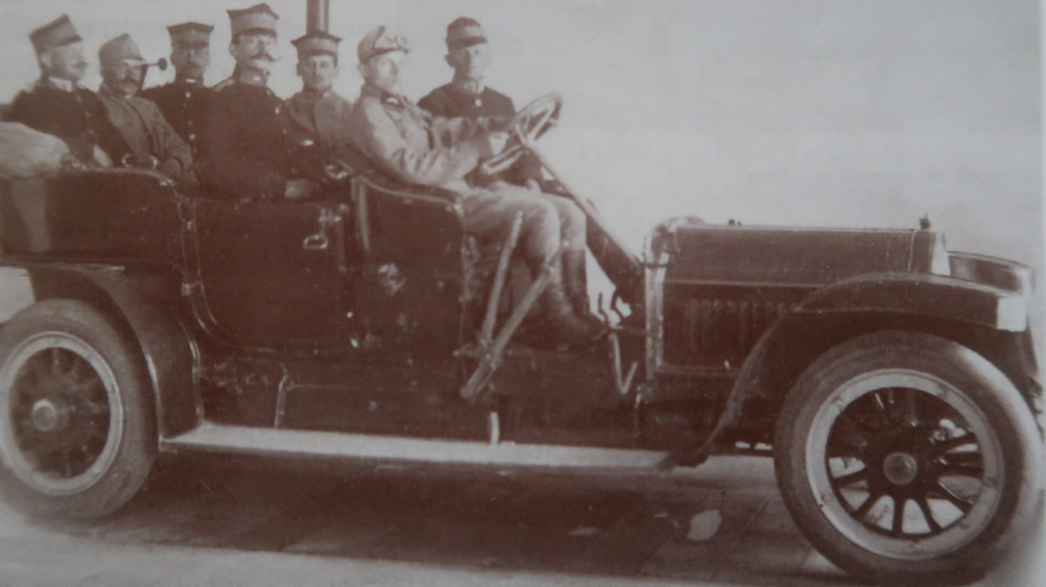 Pierwszy samochód krakowskiej straży pożarnej, zdjęcie z lat 1914-1916