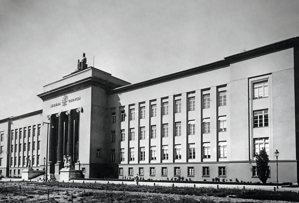 Gmach Akademii Górniczo-Hutniczej w Krakowie, 1939. W czasie okupacji siedziba rządu Generalnej Guberni fot. SGH / Wikipedia (CC BY-SA 4.0)