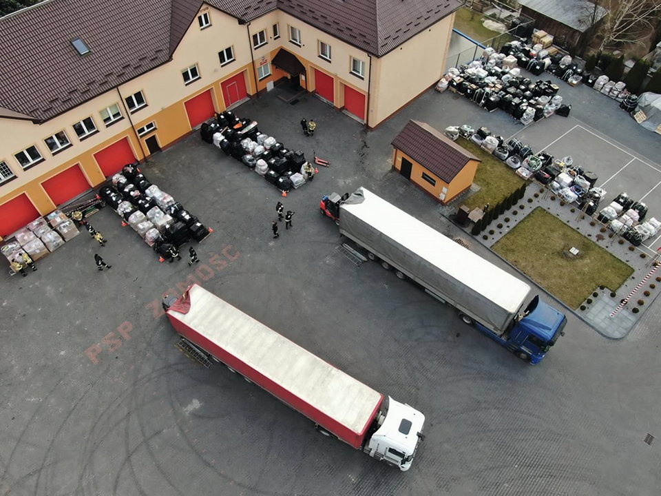 Rok 2022 obfitował w trudne wyzwania dla PSP, m.in. działania humanitarne w związku z wojną w Ukrainie, akcję ratowniczo-gaśniczą we Francji, działania w związku z katastrofą ekologiczną na Odrze i akcja po wybuchu i zawaleniu się budynku w Ustroniu fot. arch. KG PSP