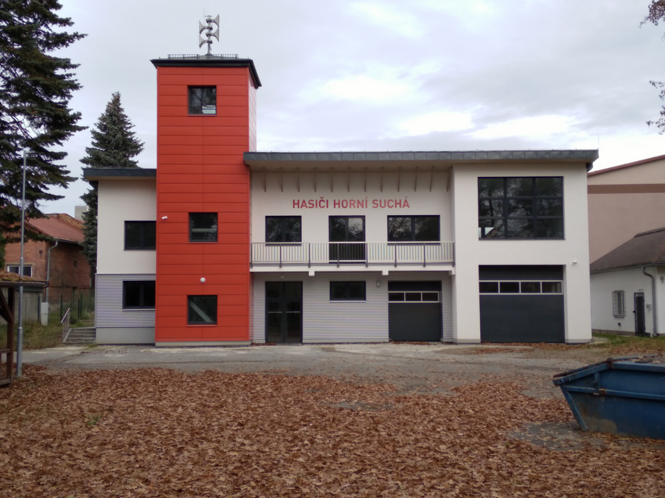 Budynek straży w Suchej Górnej, 2022 r. Fotografia ze zbiorów Bronisława Zydera, udostępniona w listopadzie 2022 r. 