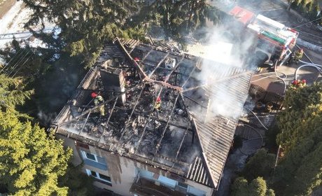 Pożar poddasza w budynku jednorodzinnym w Suwałkach