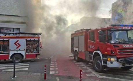 Pożar w czteropiętrowym bloku we Wrocławiu