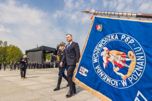 Przegląd pododdziałów dokonywany przez prezydenta RP Andrzeja Dudę i komendanta głównego PSP gen. bryg. Andrzeja Bartkowiaka/ fot. Piotr Zwarycz