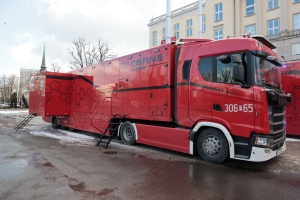CBRNE lab z wysuniętym przedziałem A fot. Grzegorz Trzeciak / KG PSP