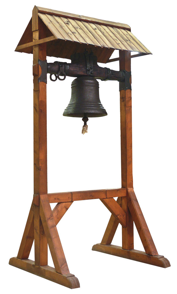 Fot. 1. Wolnostojąca dzwonnica w zbiorach CMP, fot. Dariusz Falecki
